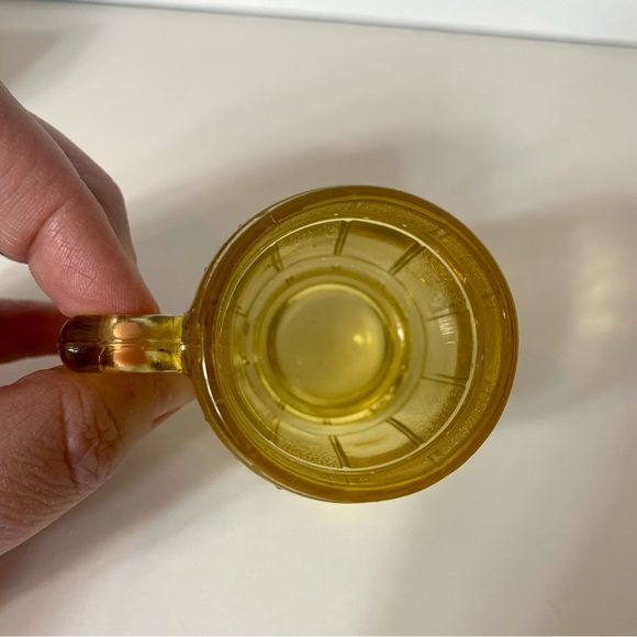 Vinatge tooth pick holder. Amber glass barrel stein shaped glass - Picture 6 of 6